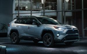 Toyota RAV4 XSE Hybrid 2018 года